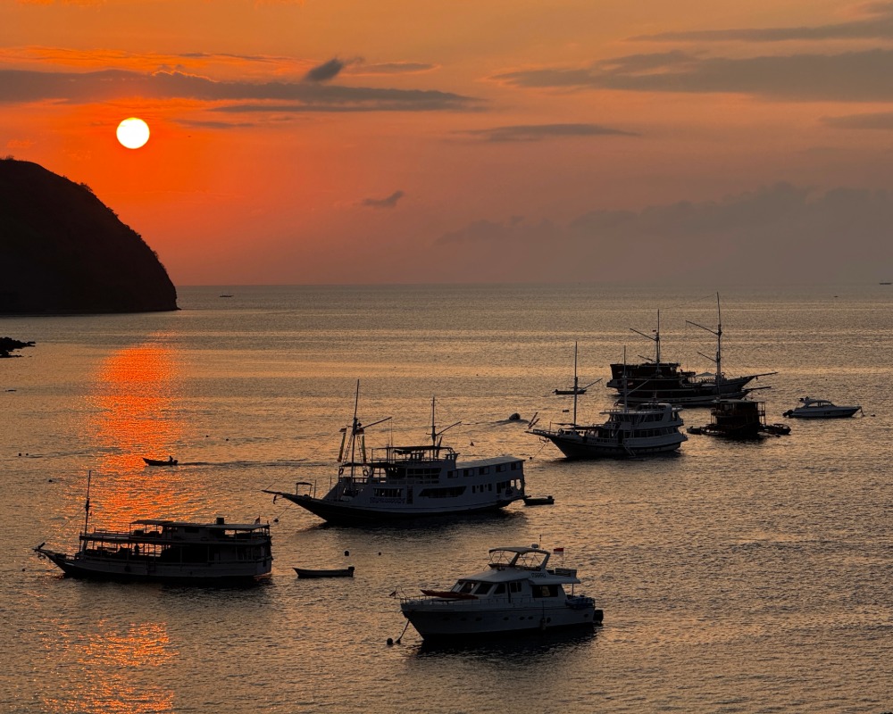 Labuan Bajo Hotel sunset