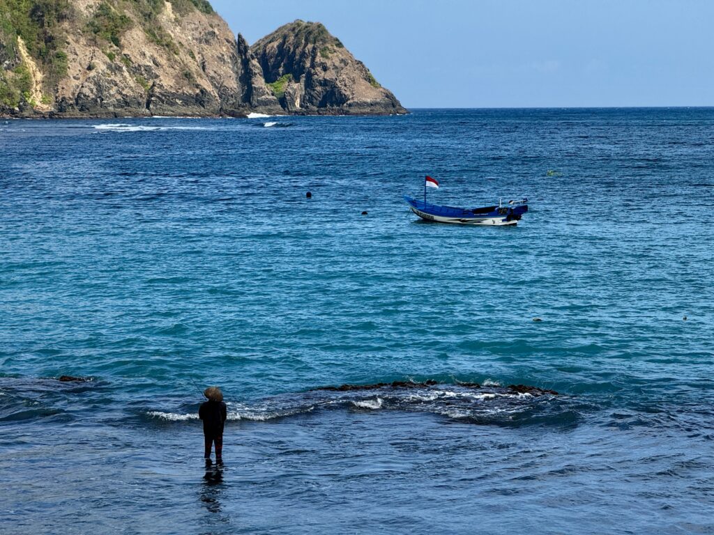 Fisherman in Indonesia. Bali vs Lombok vs Komodo Islands