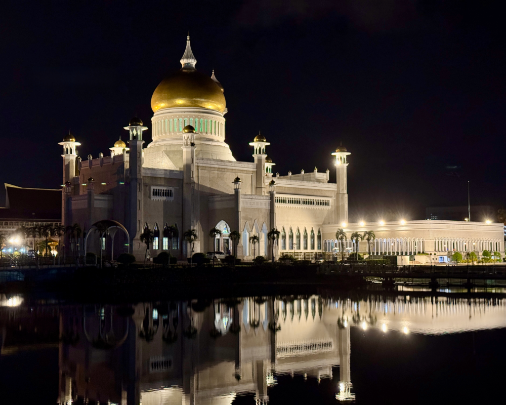 Brunei mosque at night