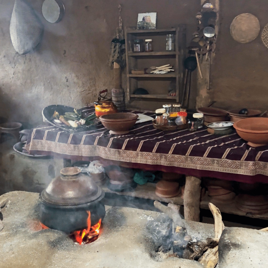 Clay outdoor kitchen in Sigiriya, Sri Lanka